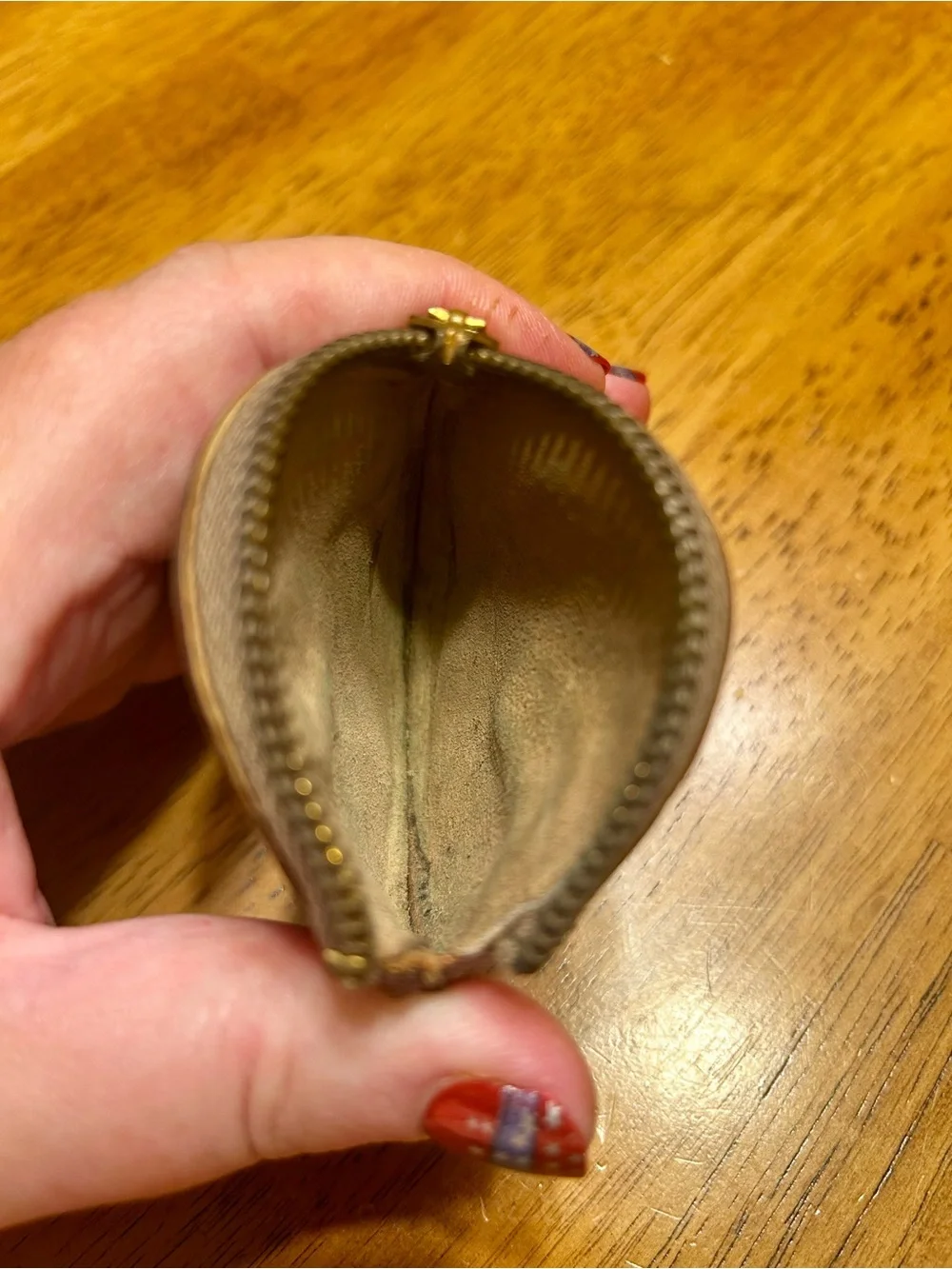 Vintage Handcrafted Brown Leather Coin Pouch with Embossed Horse Motif